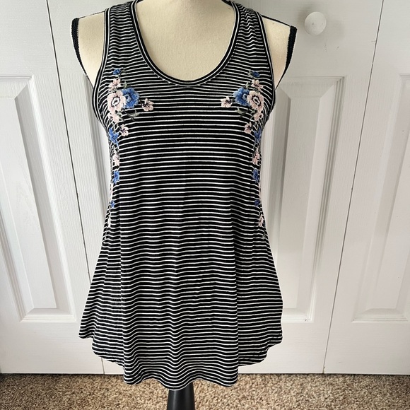 American Eagle Outfitters Tops - American Eagle Striped Black and White Floral Embroidered Women's Top Sz Small